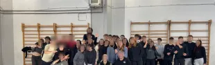 Gruppo di studenti in palestra