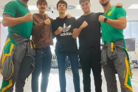 Descrizione immagine non disponibile