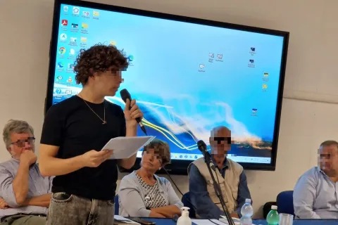 Descrizione immagine non disponibile