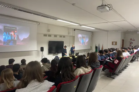 Descrizione immagine non disponibile