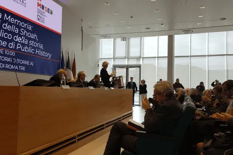 Descrizione immagine non disponibile