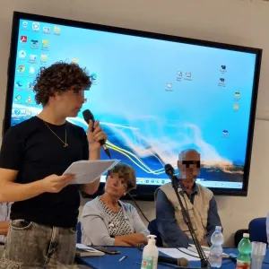 Descrizione immagine non disponibile
