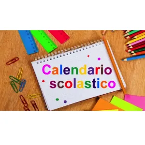 Quaderno con la scritta "Calendario Scolastico"